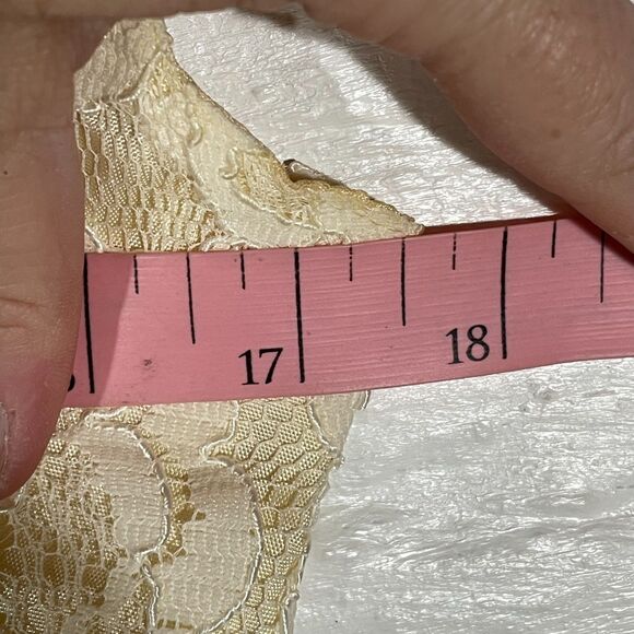 Rare Vintage Léger Ivory Lace Bodycon Dress Square Neckline Women's Size 11/12 - Picture 9 of 12